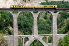 Villefranche-de-Conflent (65 km), le Petit Train Jaune